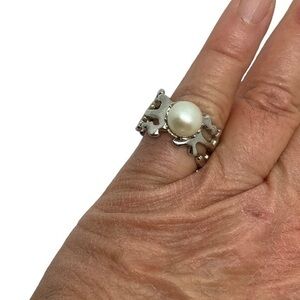 Sterling silver natural white pearl ring